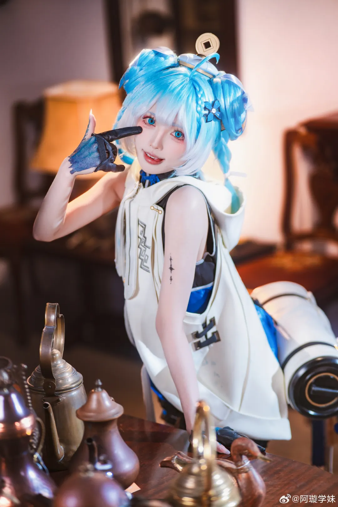 COSPLAY | 浪漫主义者都是暗处迎盛阳的玫瑰