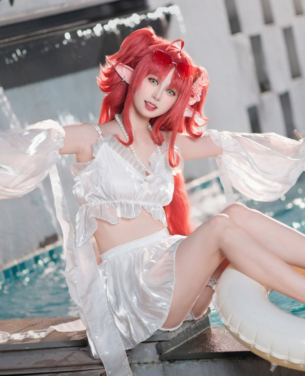 夏日绝美 cosplay 泳装，让你成为海滩焦点